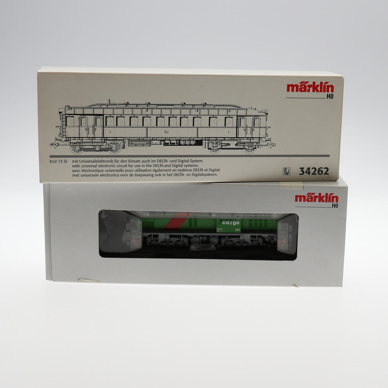 MÄRKLIN. 1 motorvagn "SJ", 1 Jeco T44.