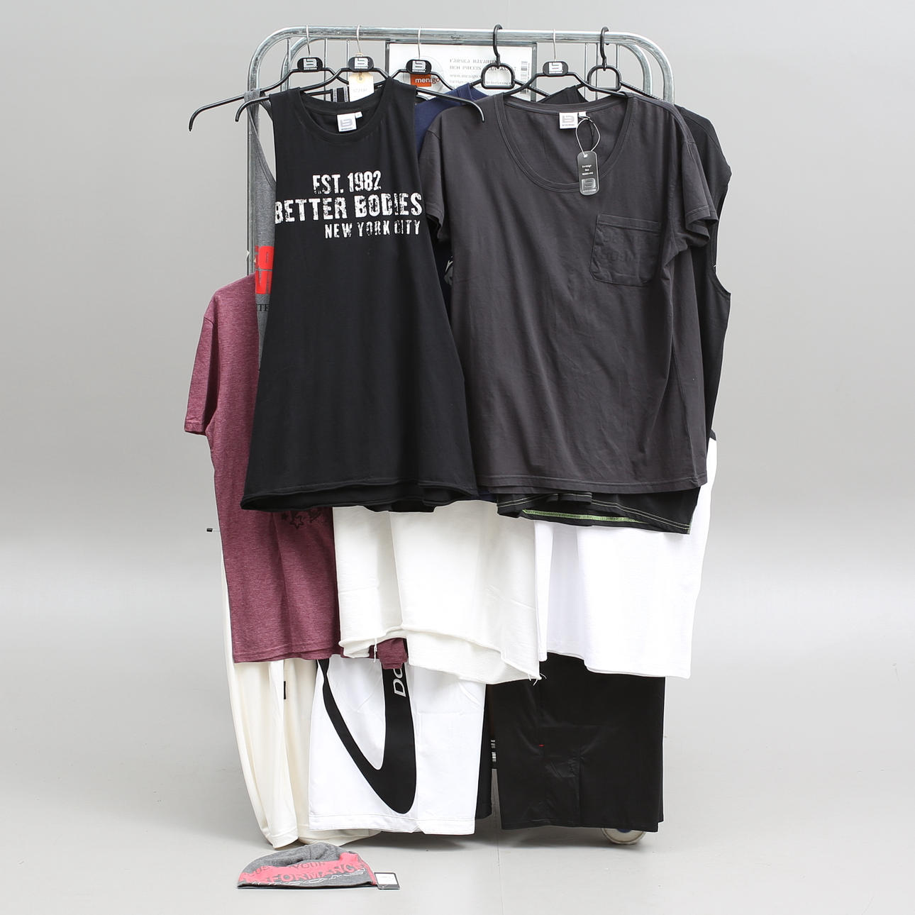 HERRKLÄDER. sport, ca 12 st, storlek XL.