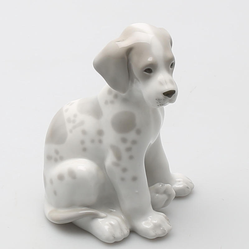 HUND i porslin, Lomonosov, Ryssland.