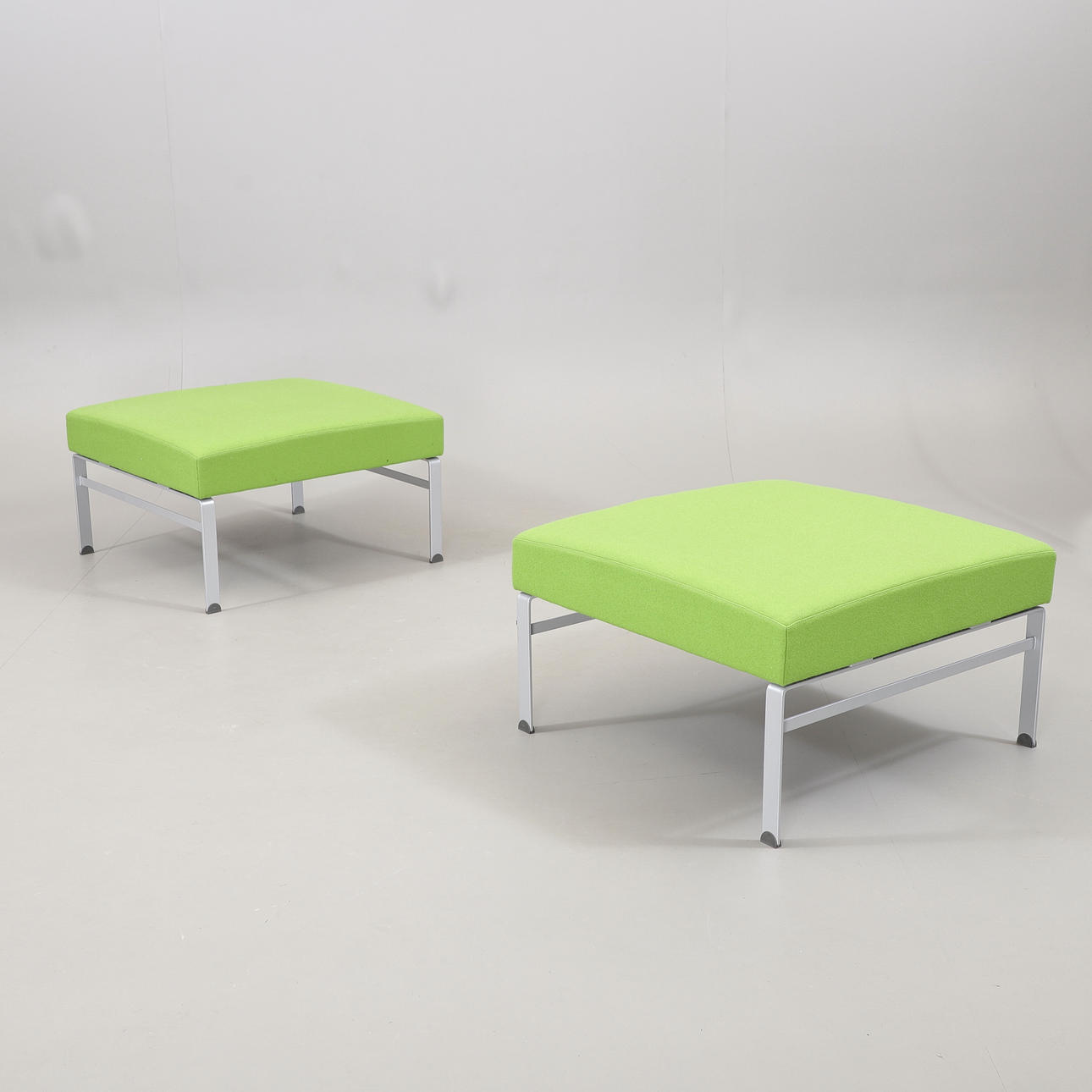 PALLAR, 2 st, "Wilson", Kinnarps, 2000-tal.