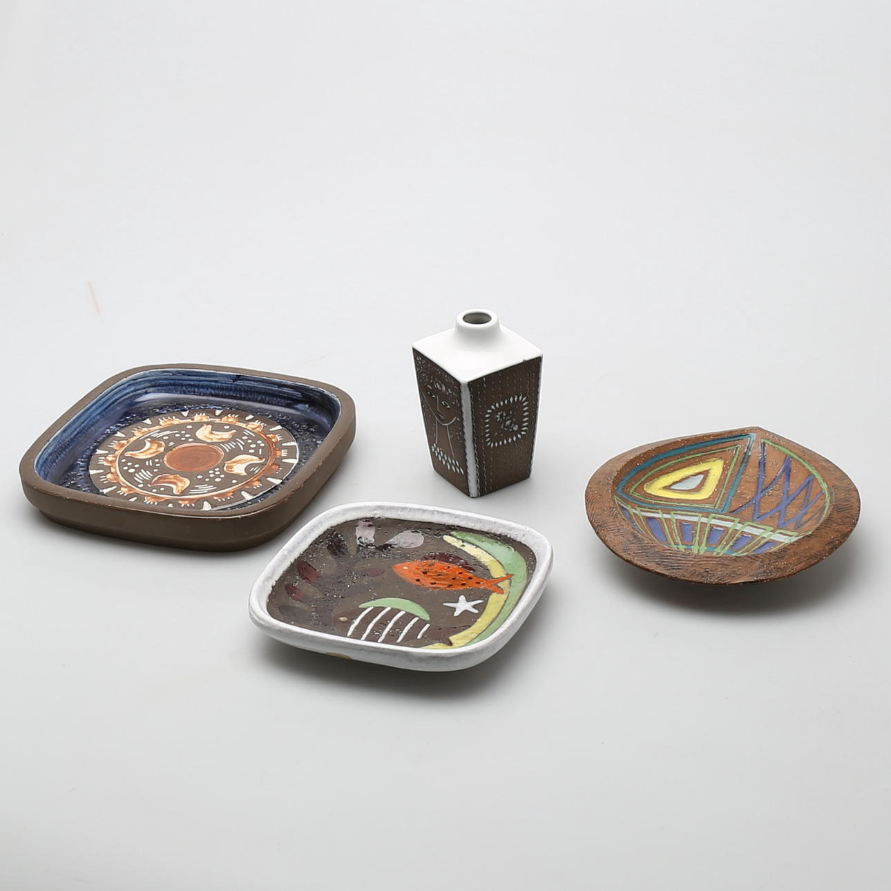 PARTI KERAMIK, 4 delar Upsala Ekeby och Bo Fajans.