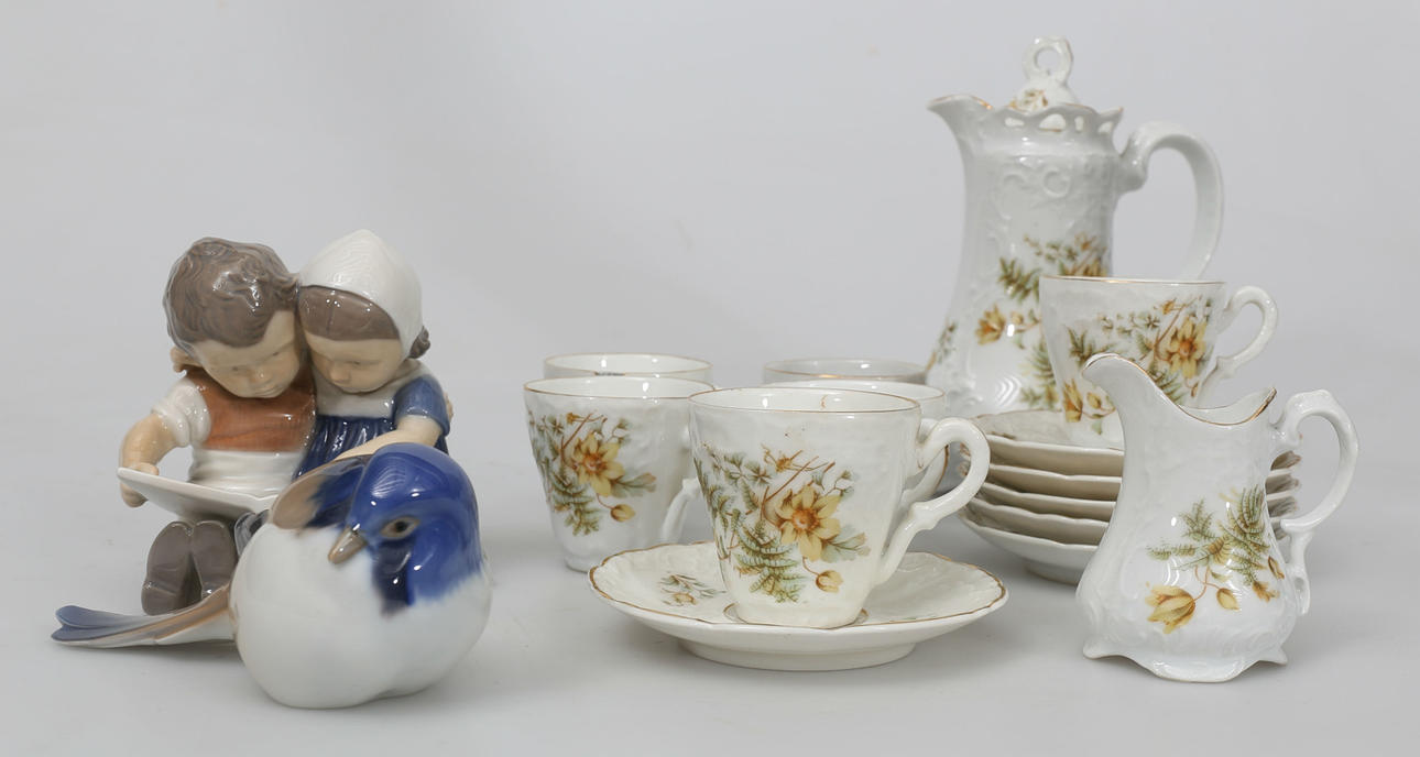 FIGURINER OCH MOCKASERVIS, porslin, 16 delar, bland annat Bing & Gröndahl.