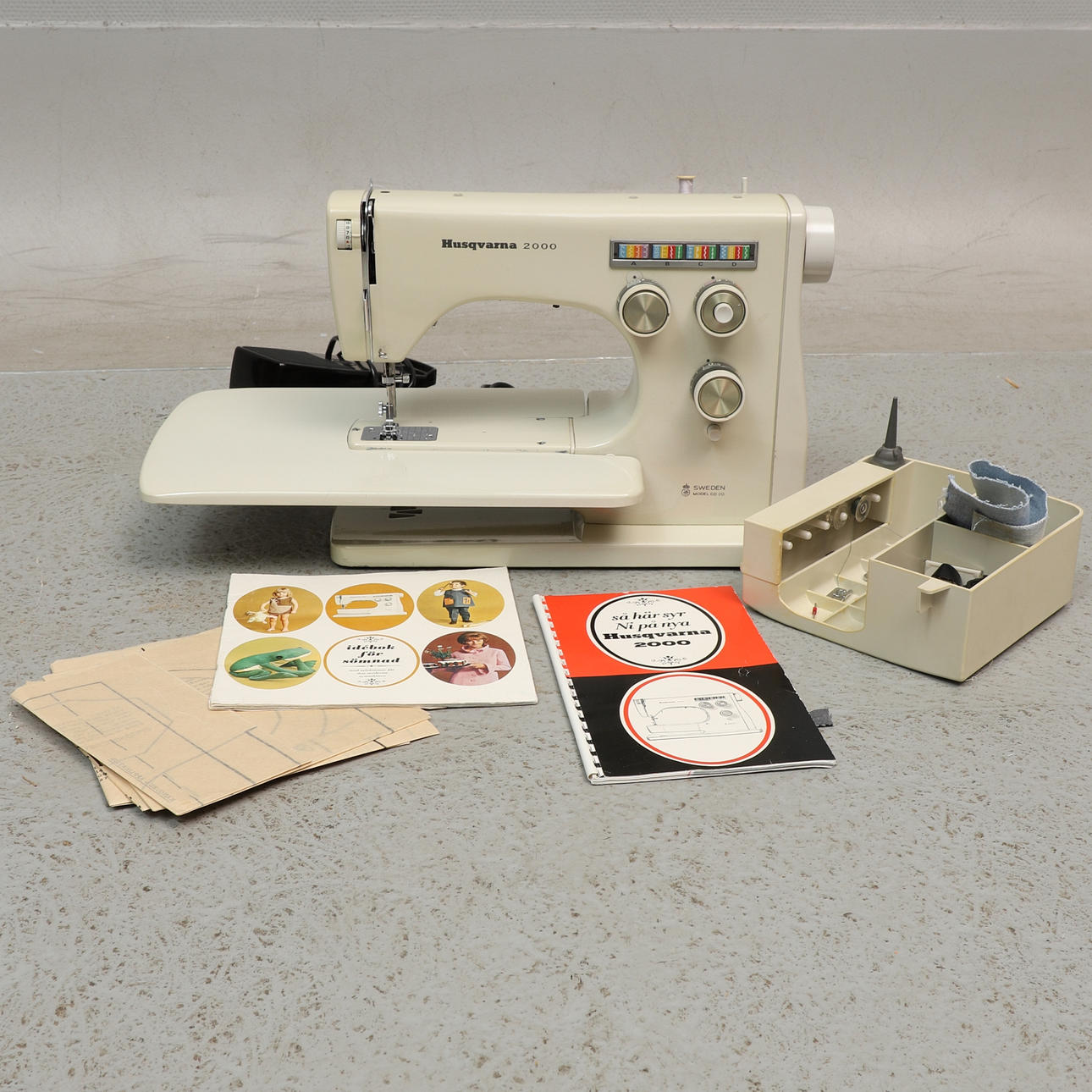 A SEWING MACHINE, Husqvarna 2000, 1960/70's.