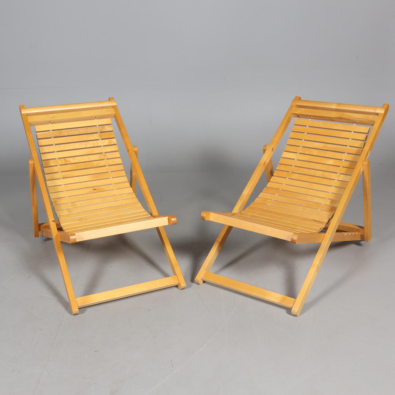 1 par liggestole, træ.