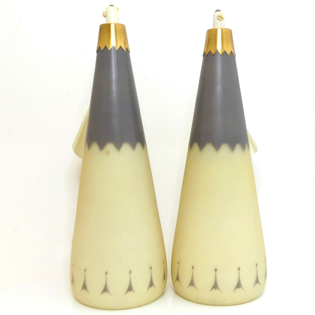 TAKPENDLAR, ett par, glas och metall.