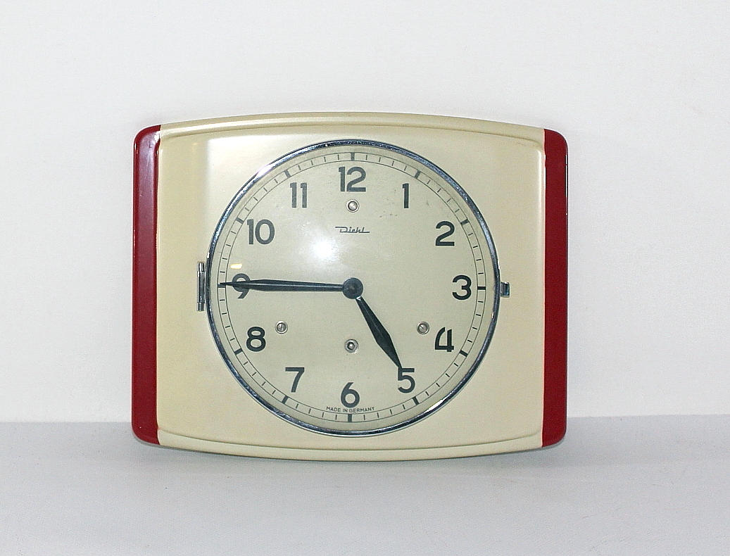 VÄGGKLOCKA, plåt, Diehl Tyskland.