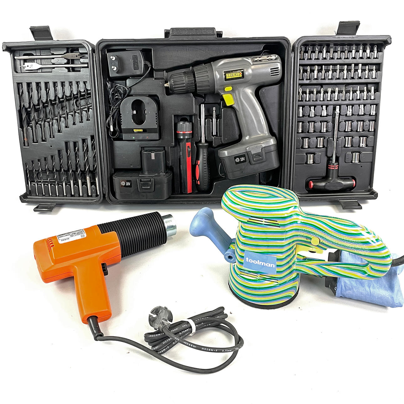 POWER TOOLS, eccentric sander, heat gun, rechargeable drill and screwdriver with accessories.