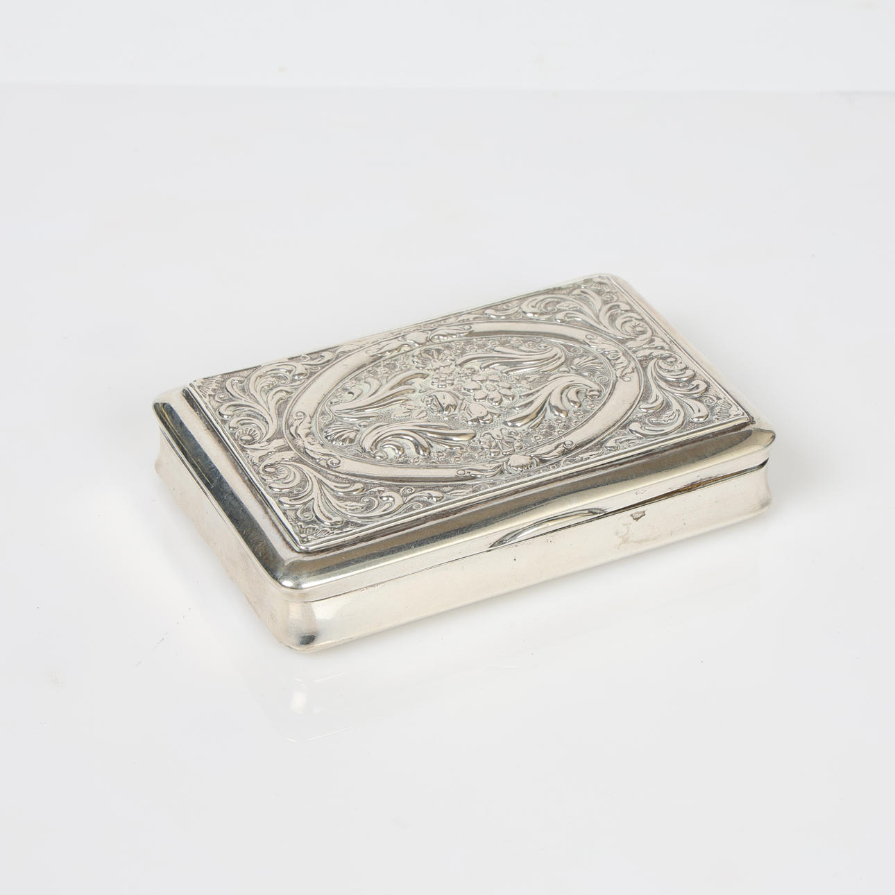 AN AUSTRIAN SILVER SNUFF BOX.