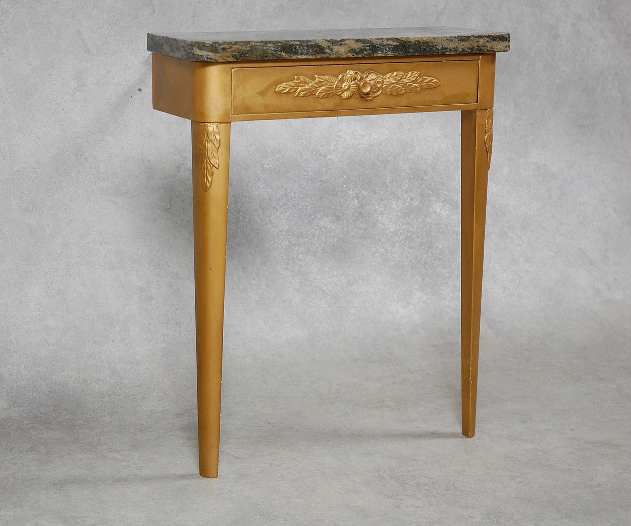 KONSOLBORD, med skiva av kolmårdsmarmor.