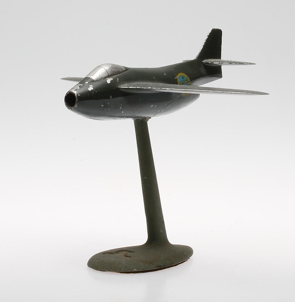 FLYGPLANSMODELL, aluminium, SAAB 29 "tunnan", 1900-talets mitt.