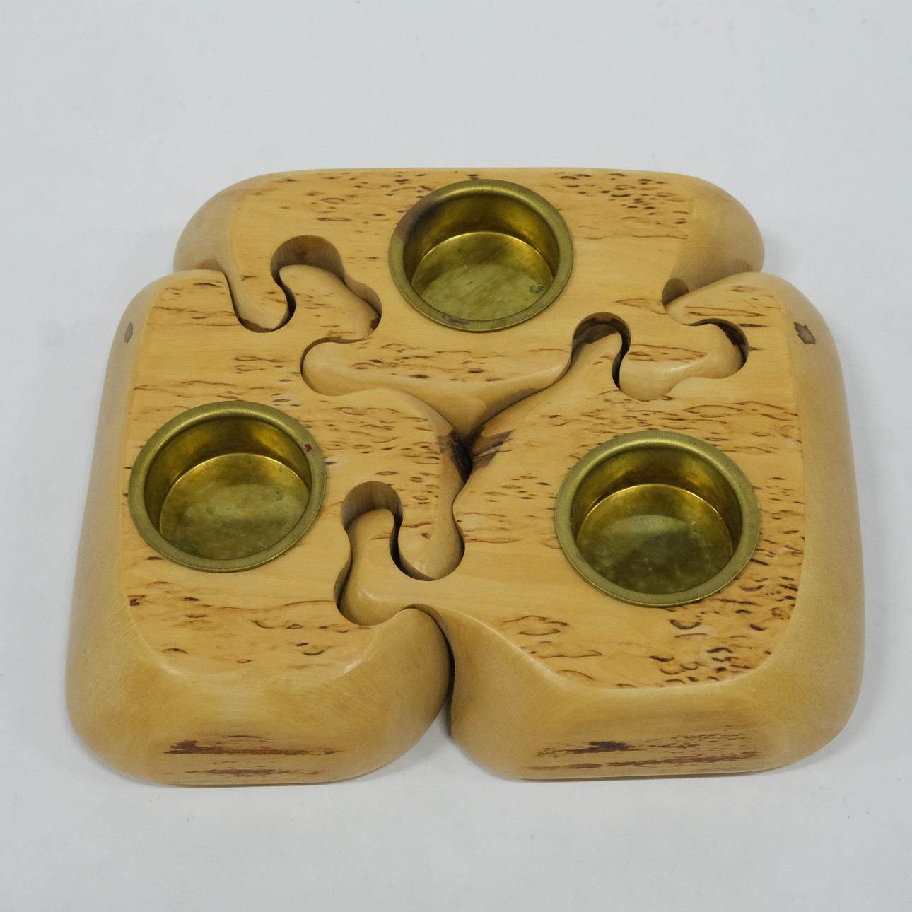 LÖNNEBERGA SLÖJD & SNICKERI. TRE LJUSHÅLLARE.