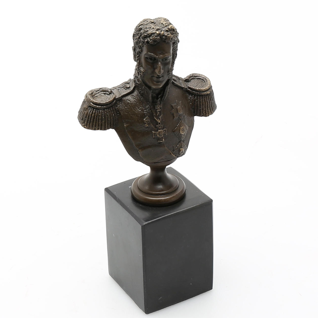 OKÄND KONSTNÄR. BYST i brons, rysk officer, senare gjutning, osignerad.