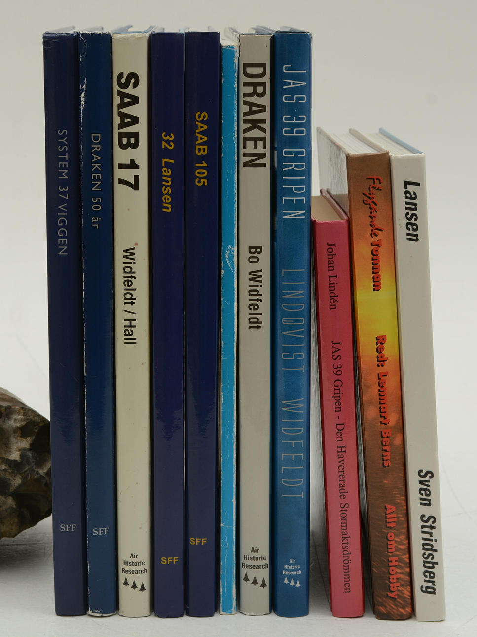 Böcker om SAAB, Jas, flygplan. 11 volymer.
