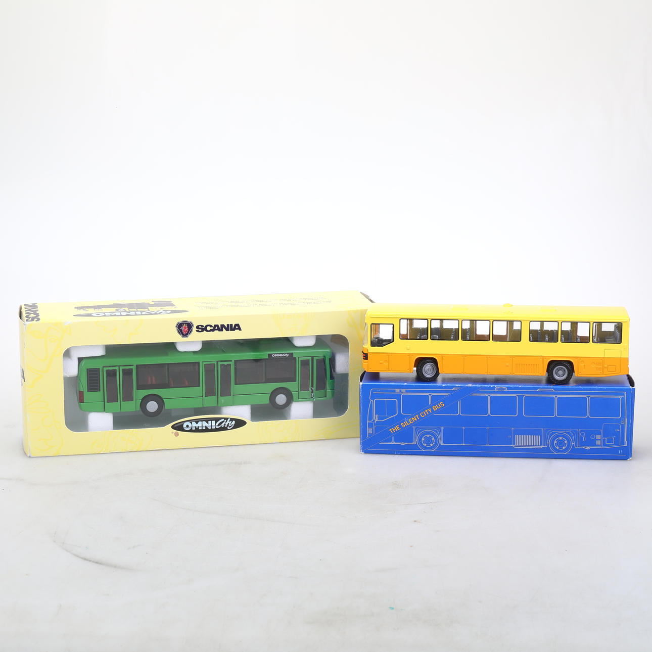 LEKSAKER, Bussar, 2 st, Scania.