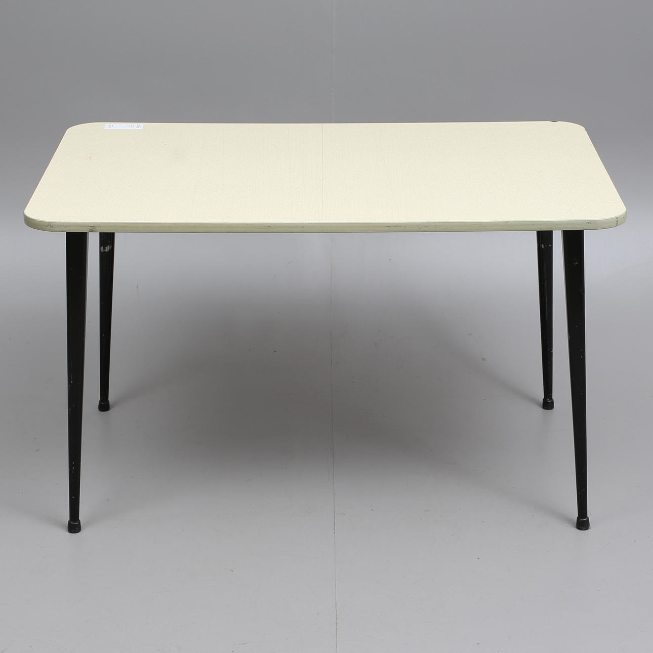 MATBORD, med perstorpsskiva och metallben, 1950-tal.