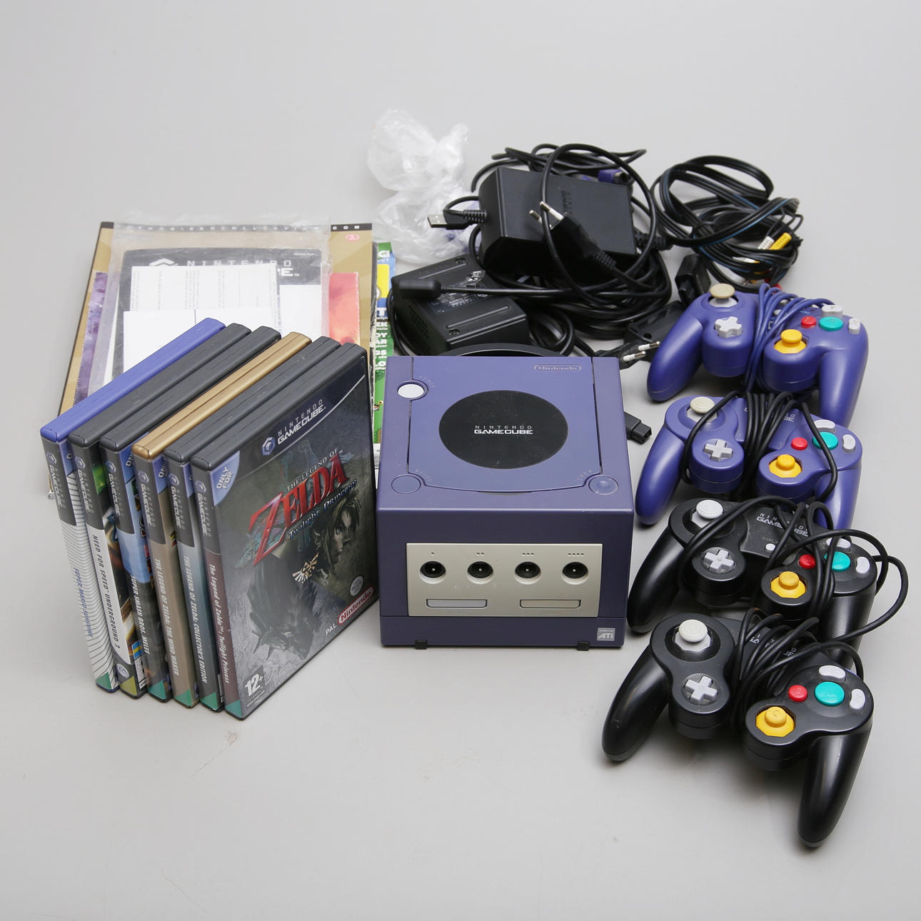 GAME CONSOLE, Nintendo Gamecube with games and accessories.
