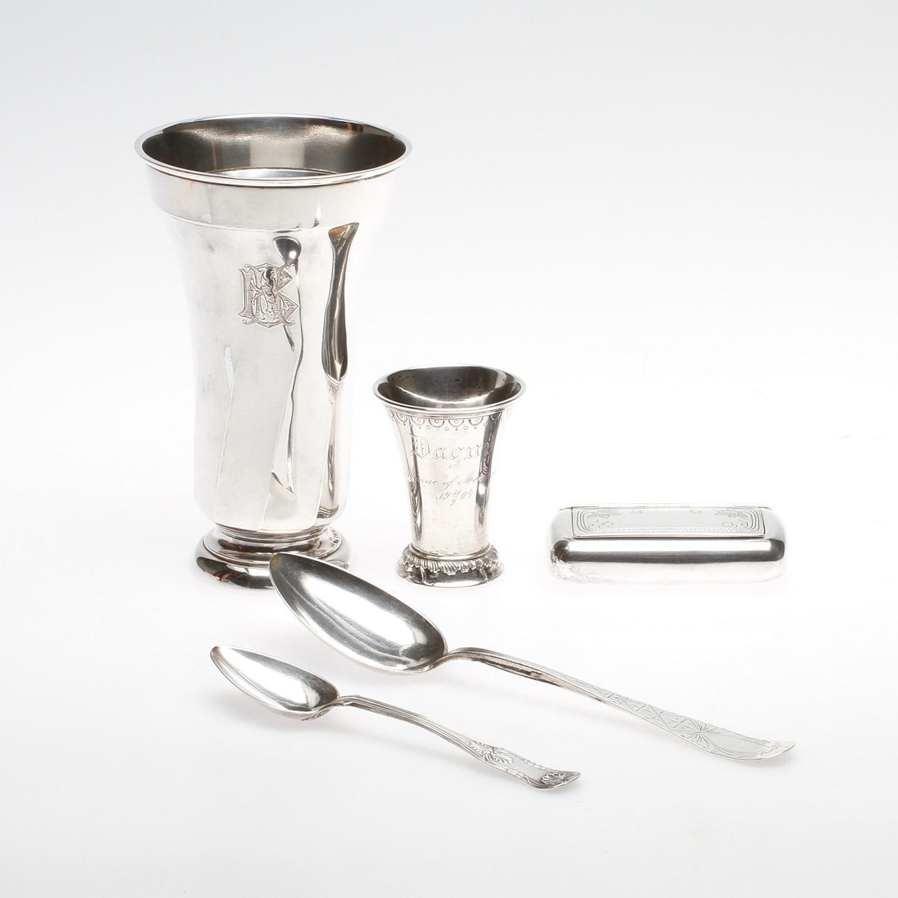 SILVERFÖREMÅL, 5 delar, 1800-1900-tal, vikt ca 380 gram.