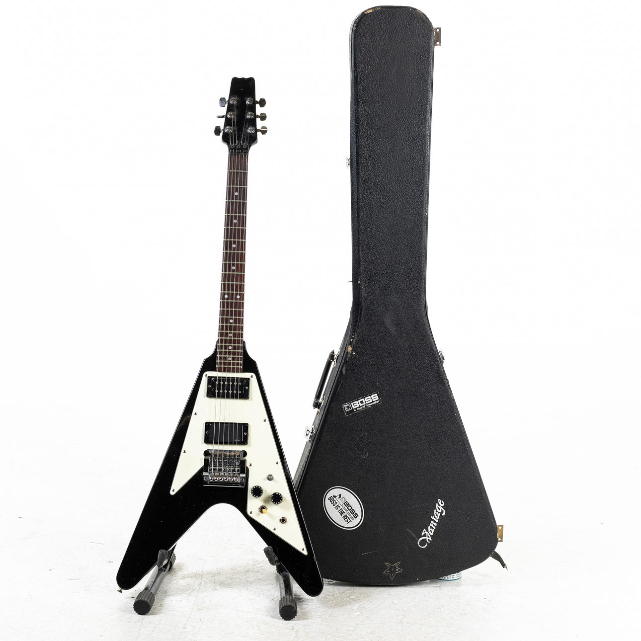 ELGITARR, med case, troligen Vantage, flying V, made in Japan.