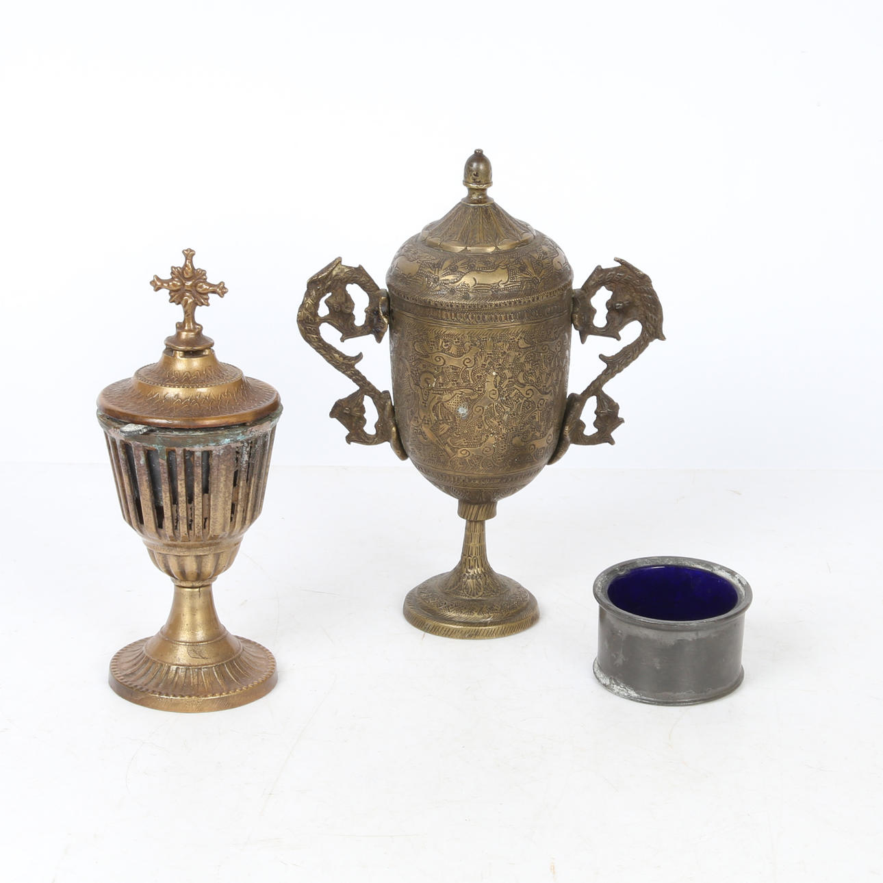 TRES PIEZAS DE ORFEBRERÍA (3).