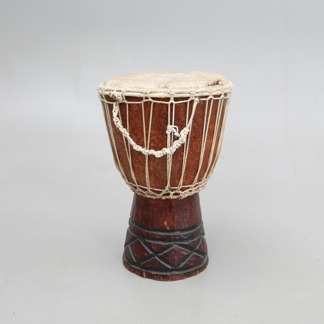 TROMMEL, „Djembe“.