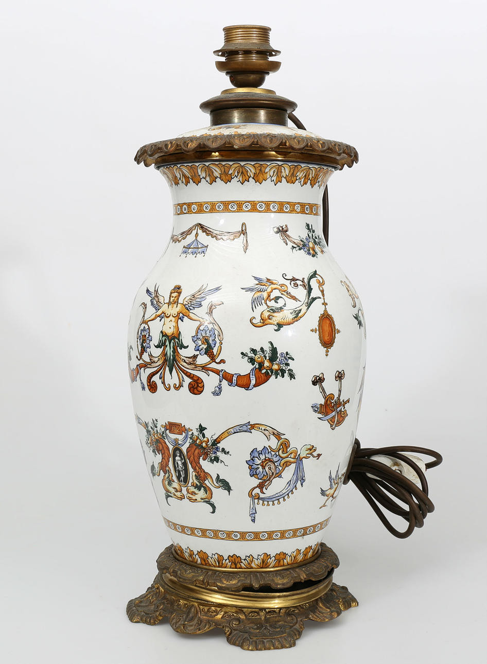 BORDSLAMPA, porslin, troligen Tyskland, 1900-tal.