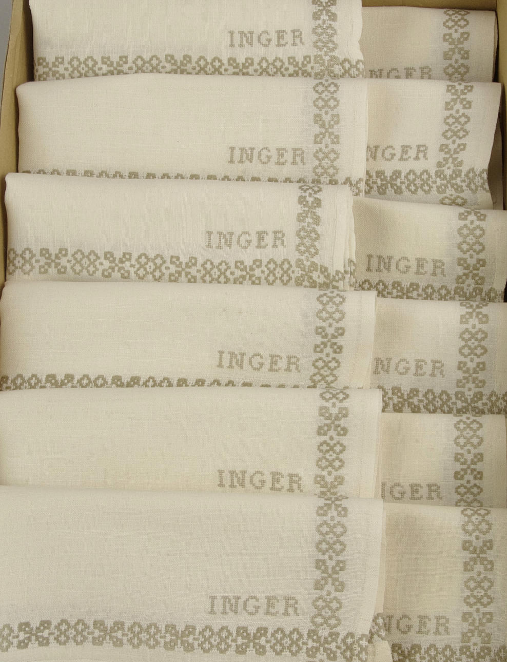 BRODERADE TABLETTER.