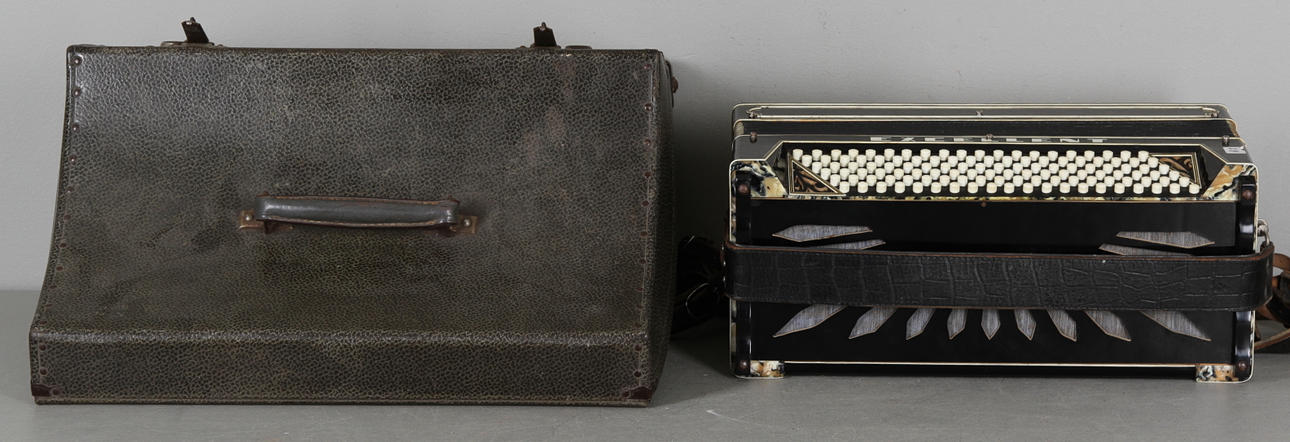 DRAGSPEL, i väska. Excellent. tidigt 1900-tal.