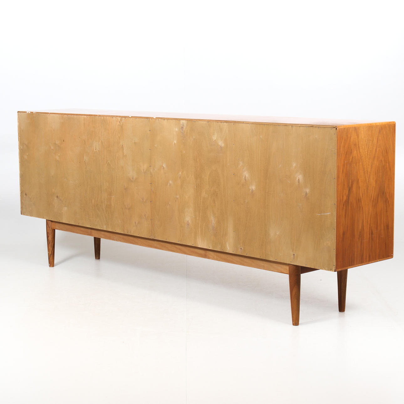 SENKKI, pähkinä. 1960-luku.