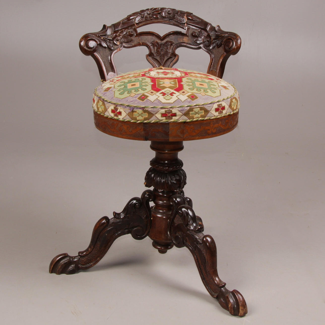 PIANOPALL, nyrokoko, snurrbar, 1800-talets andra hälft.