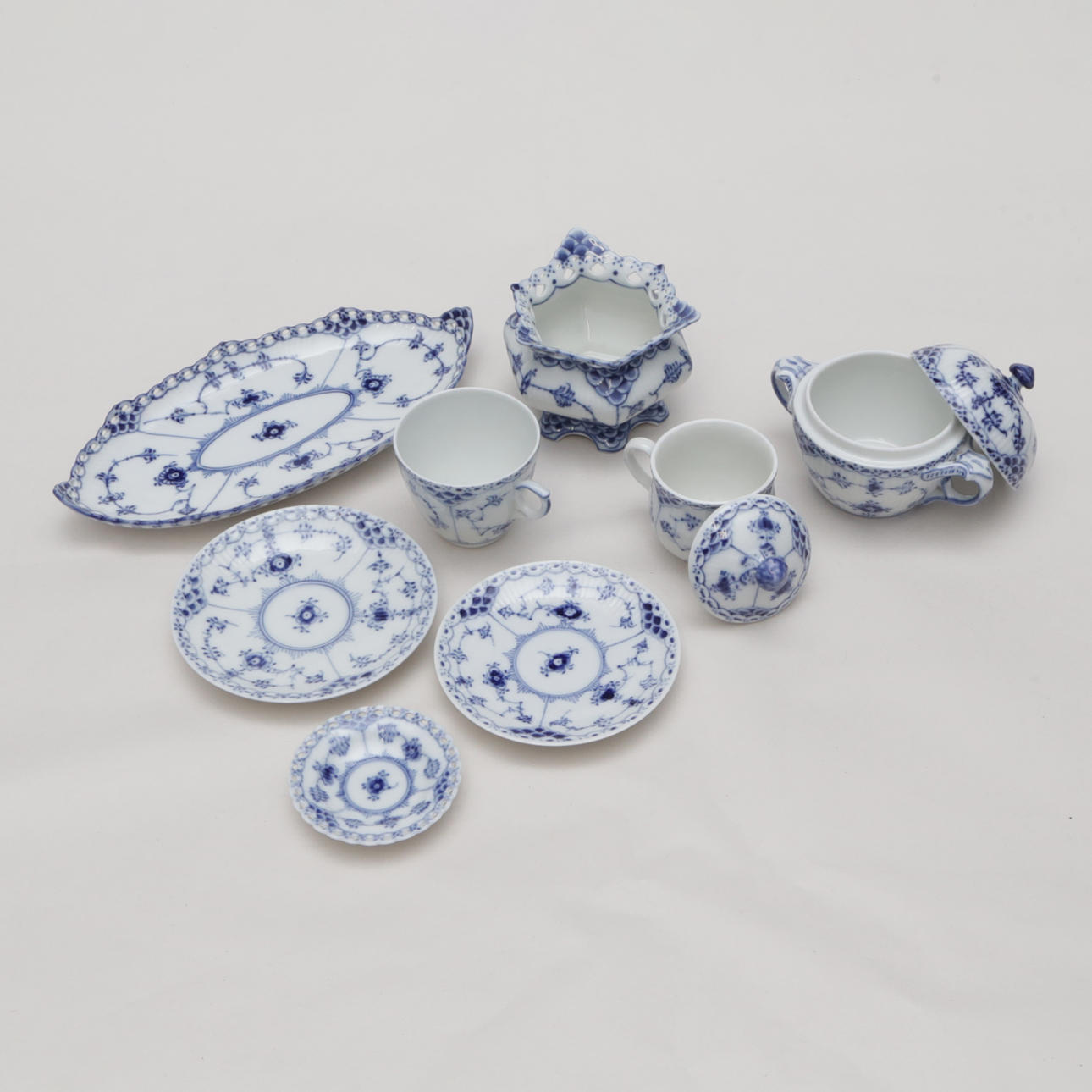 7 pieces of tableware, Royal Danish, Musselmalet.