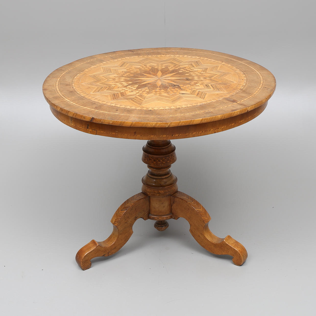 SALONGSBORD, intarsia, Italien, 1800-talets slut.