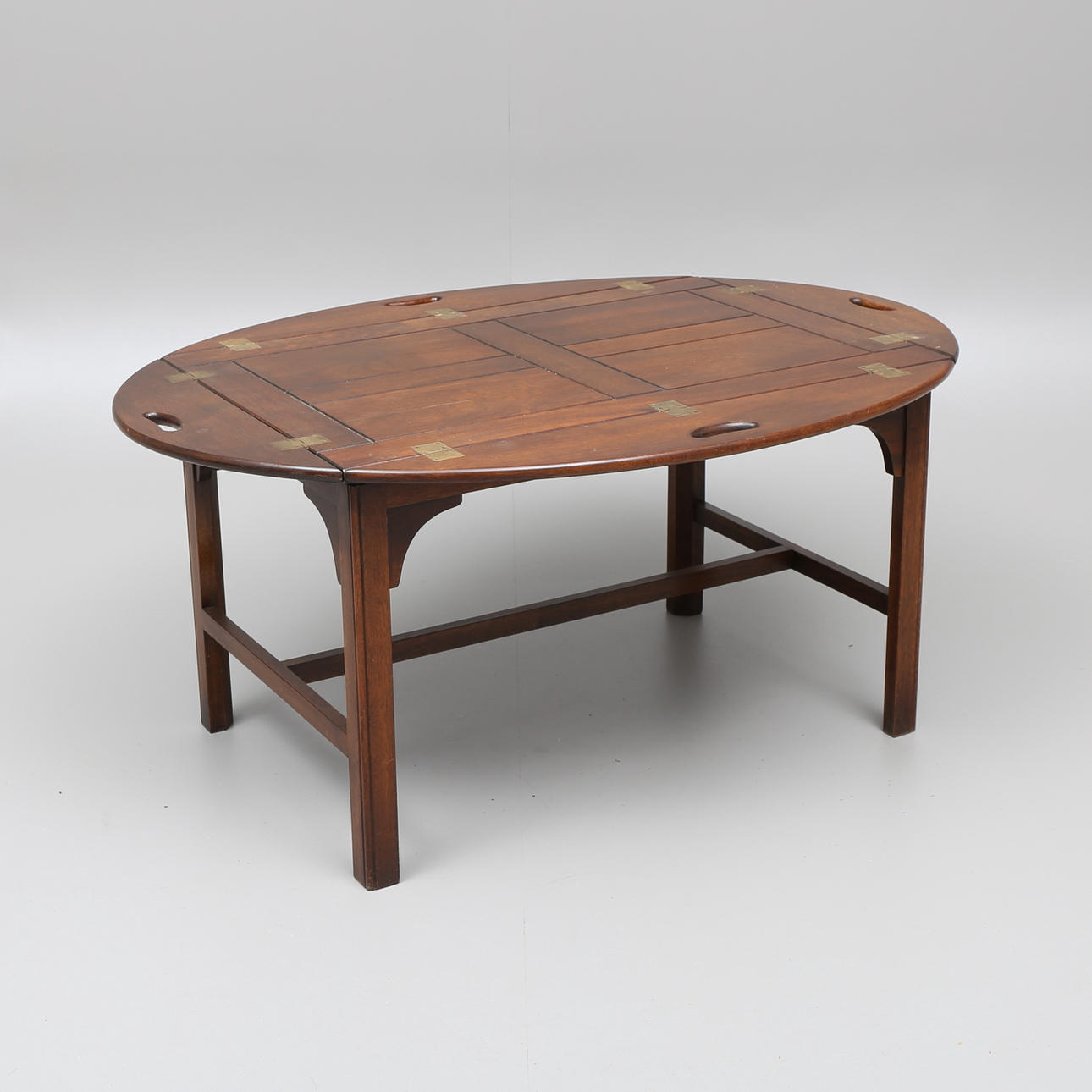 SOFFBORD, Butlers tray, 1900-talets mitt.