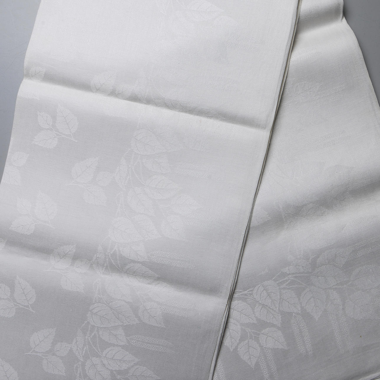 DAMASTDUK, linne, ca 300 x 150 cm.