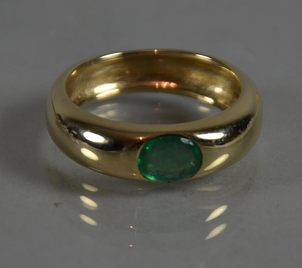 RING 585 GG MED GRÖN FÄRG STEN.