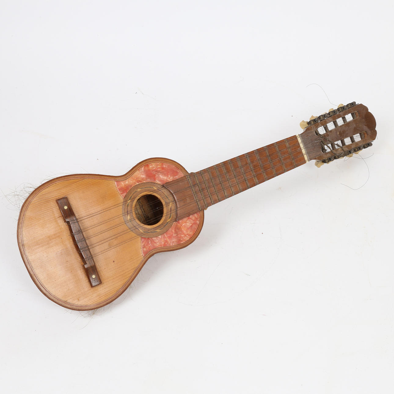 UNA MANDOLINA ARMADILLO ESPAÑOLA.