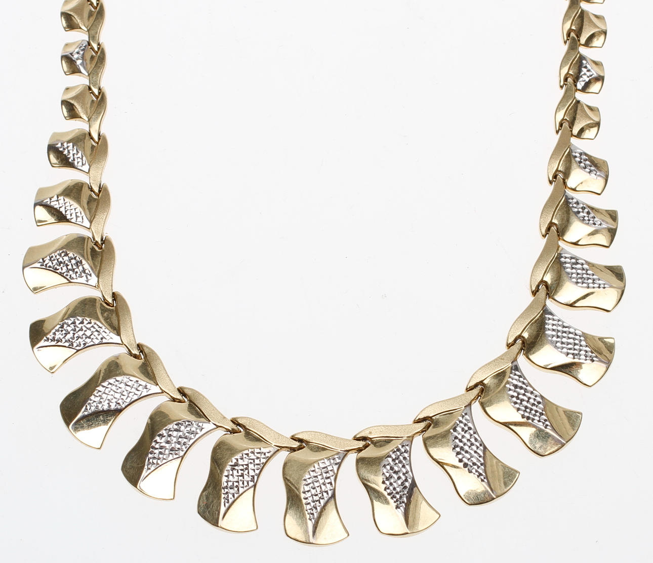 HALSBAND, 14k guld, vikt ca 29,3 gram.