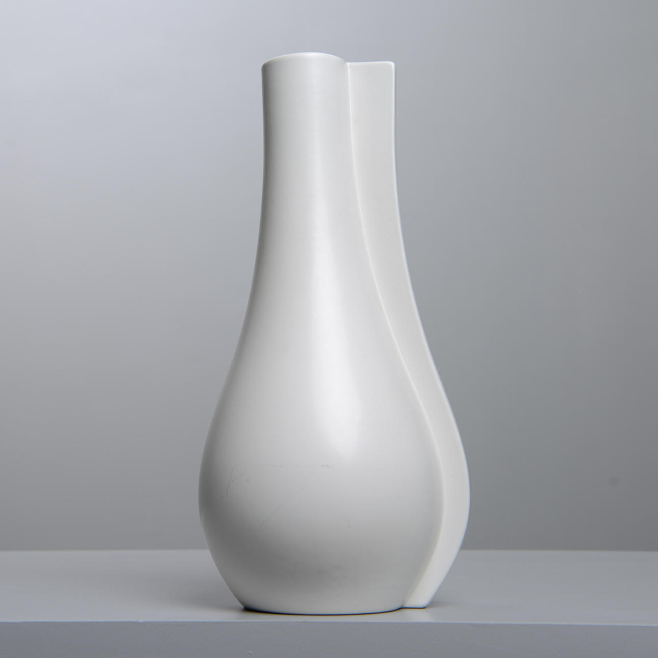 WILHELM KÅGE. “Surrea”, vase, Gustavsberg Studio.