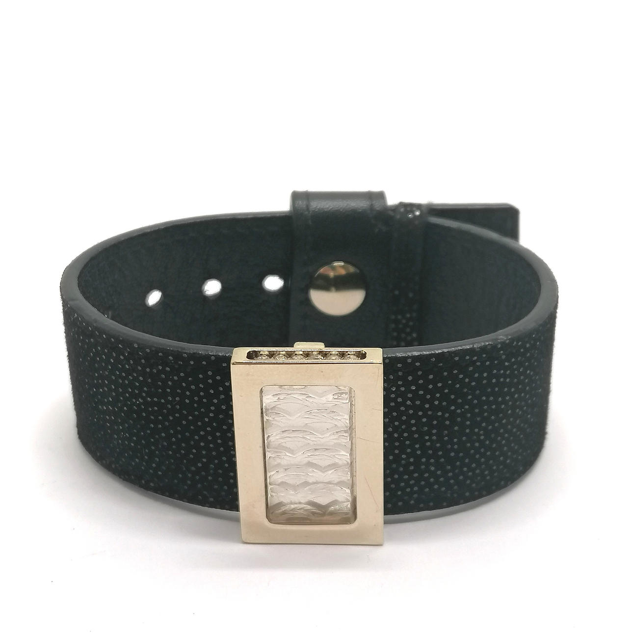 MODISCHES LEDERARMBAND MIT LALIQUE-KRISTALLEN.