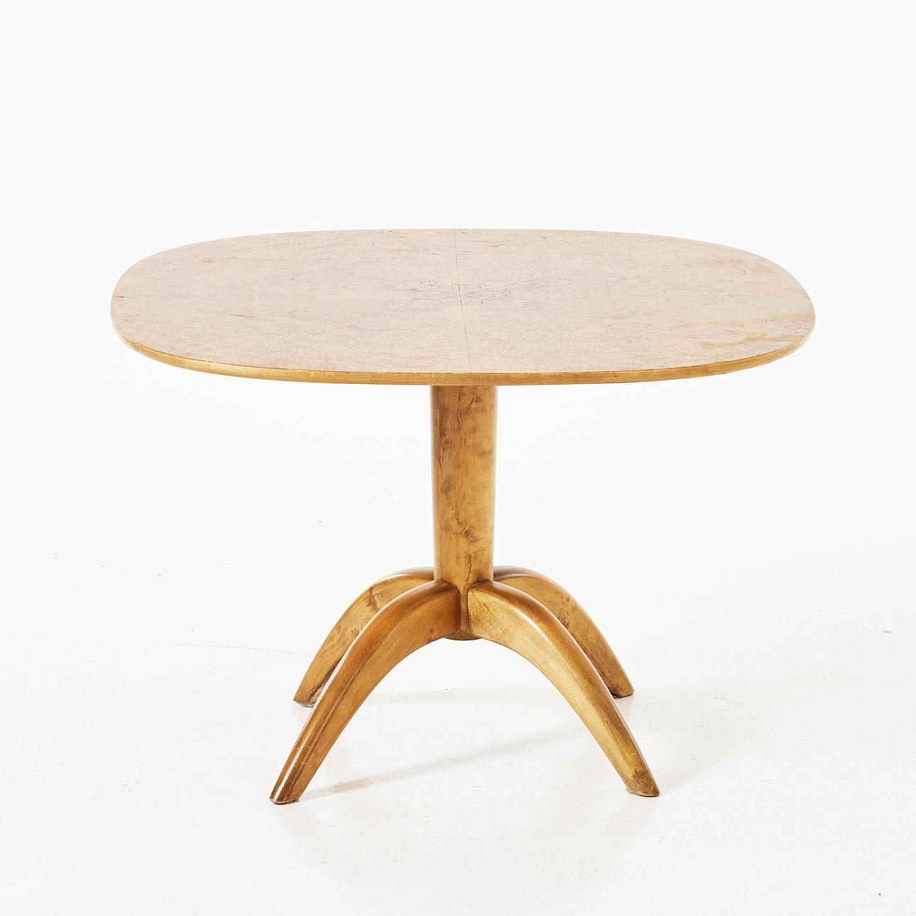 BERTIL SÖDERBERG. A Swedish Hemslöjd coffee table, 1930s, sheet in almrot.