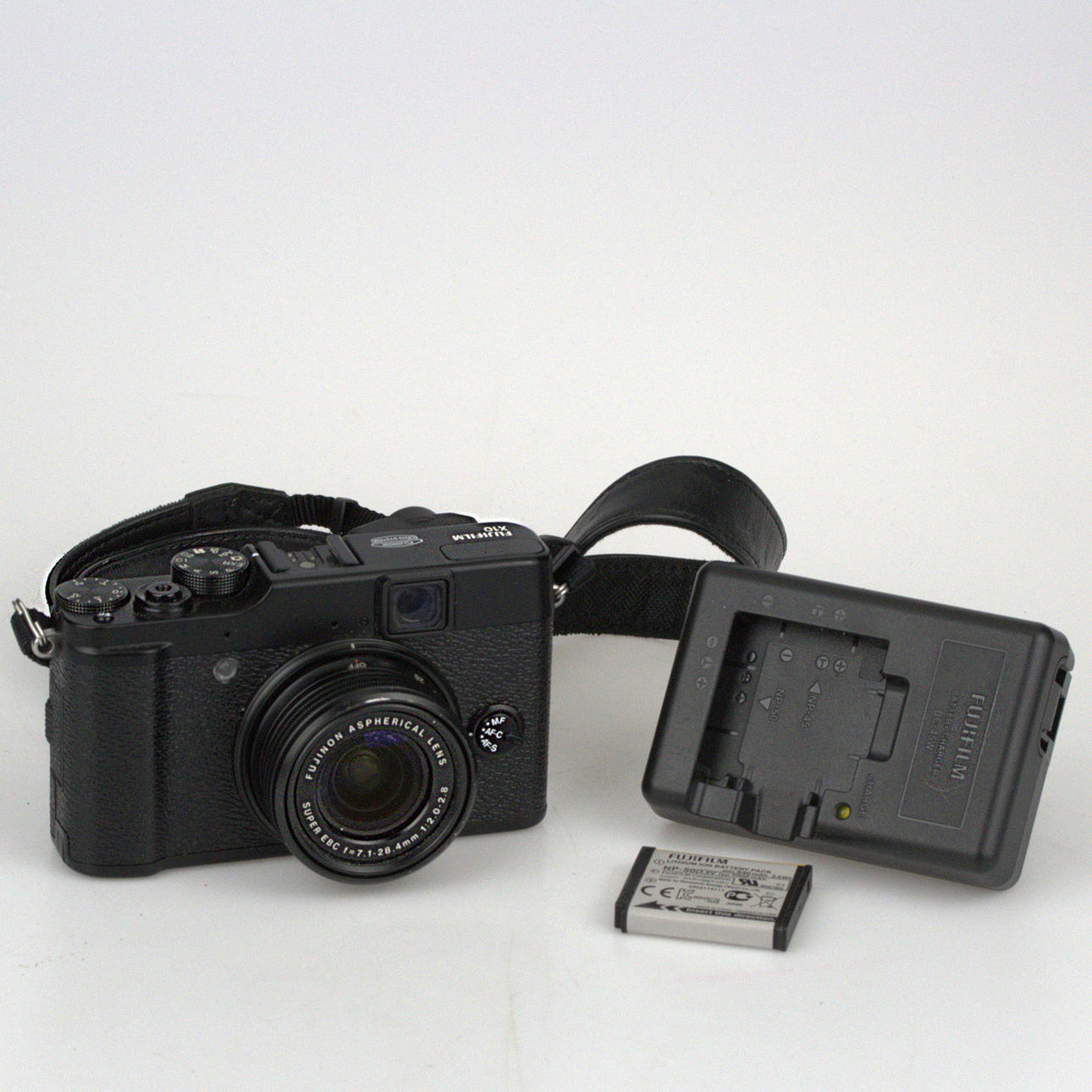 CÁMARA DIGITAL, Fujifilm x10, Japón.