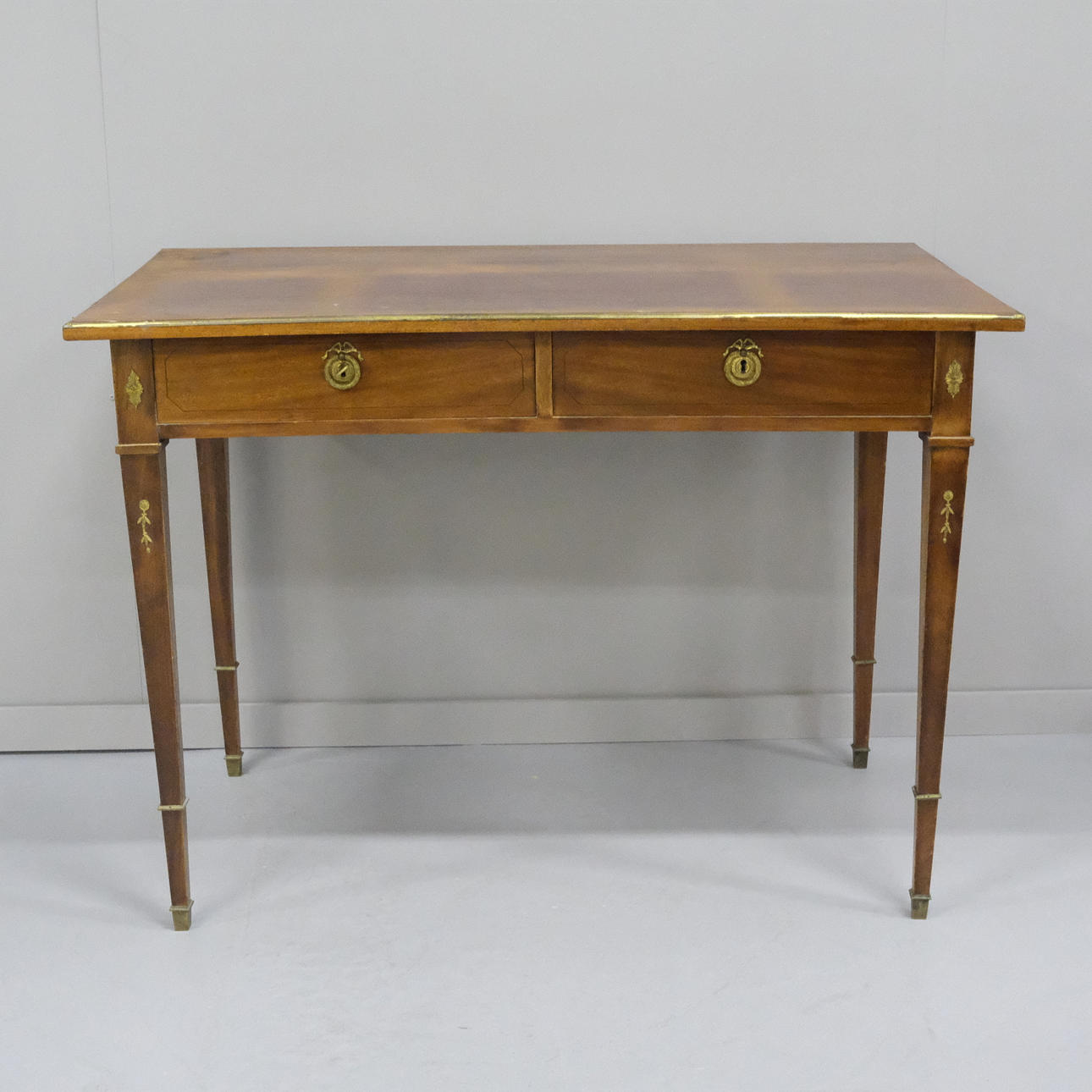 TYÖPÖYTÄ, KUSTAVILAINEN TYYLI.