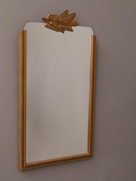 SPEGEL, trä, 1930/40-tal, krön med tre duvor.