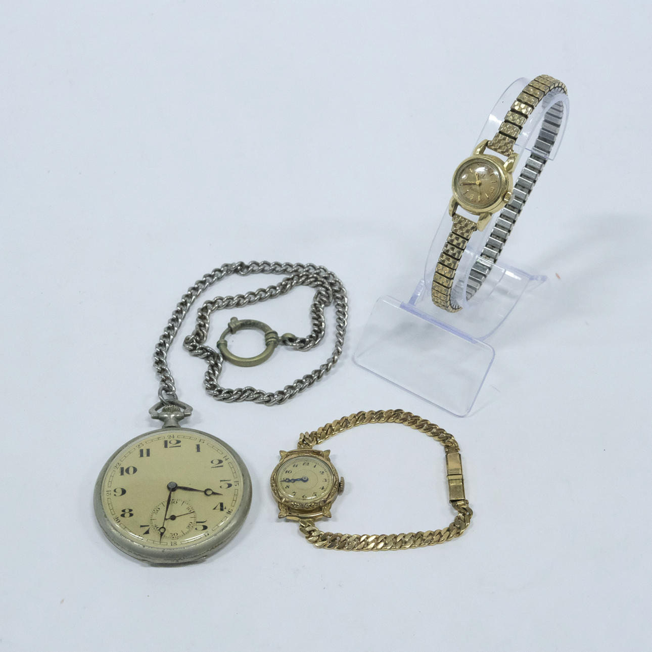 ET LOMMEUR OG TO DAMEARMBÅNDSURE.