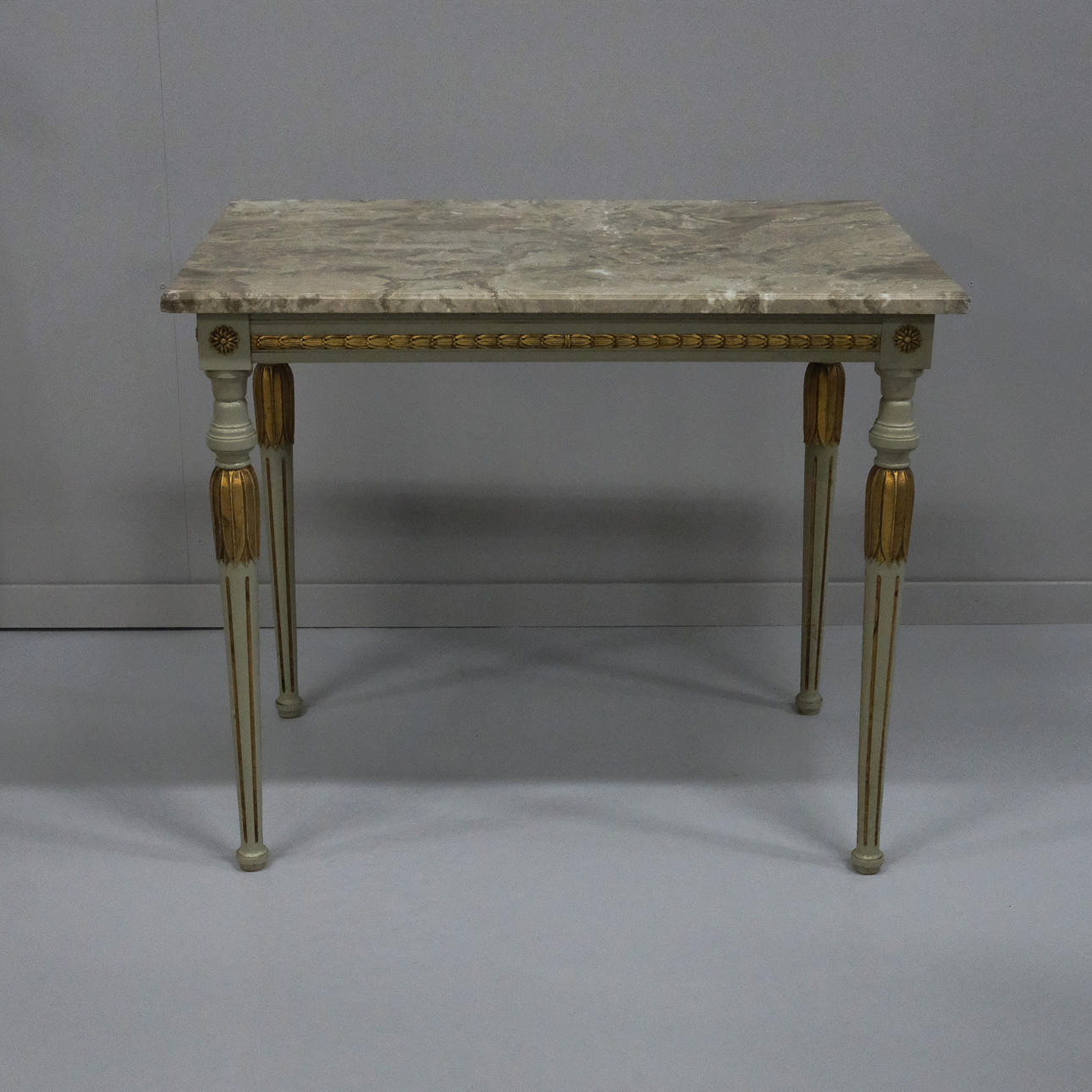 PÖYTÄ, KUSTAVILAINEN TYYLI.