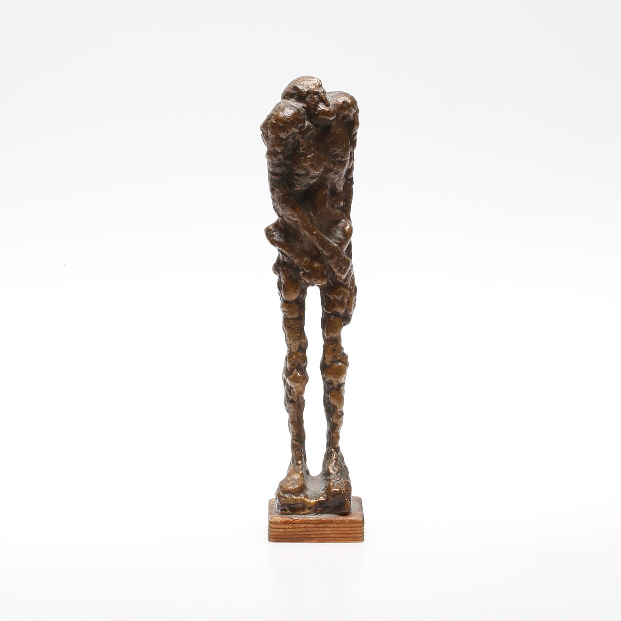 OIDENTIFIERAD KONSTNÄR. Skulptur, otydligt signerad och daterad 64.