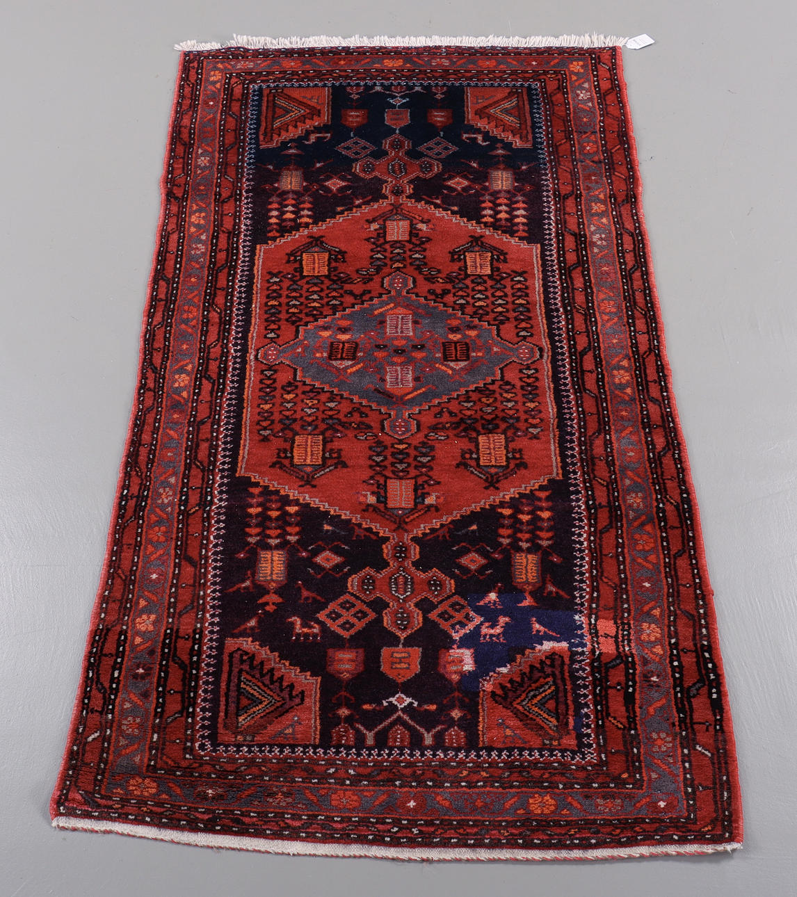 CARPET Persian, 200x108 cm.