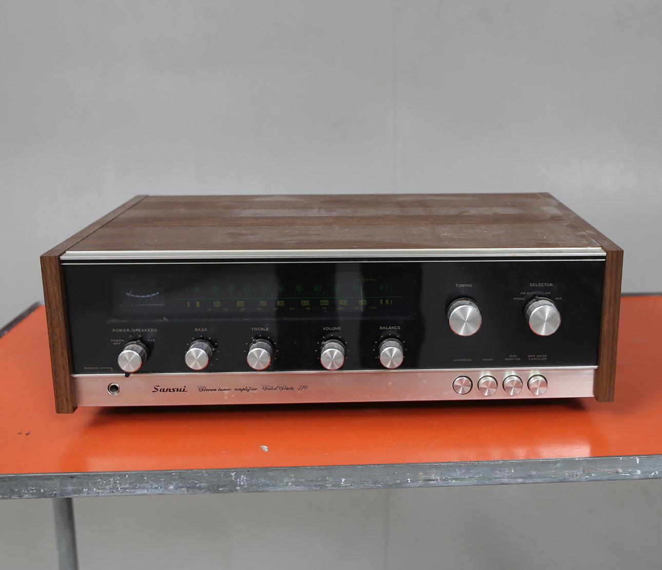Stereo receiver Sansui 310 Japan.