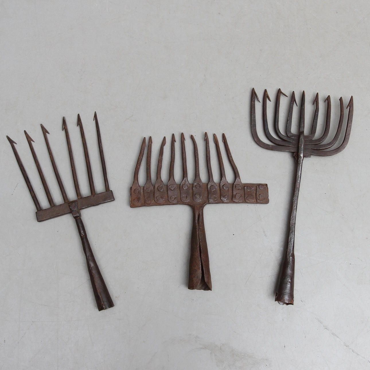 ÅLLJUSTER, 3 st, smide, 1800-tal.