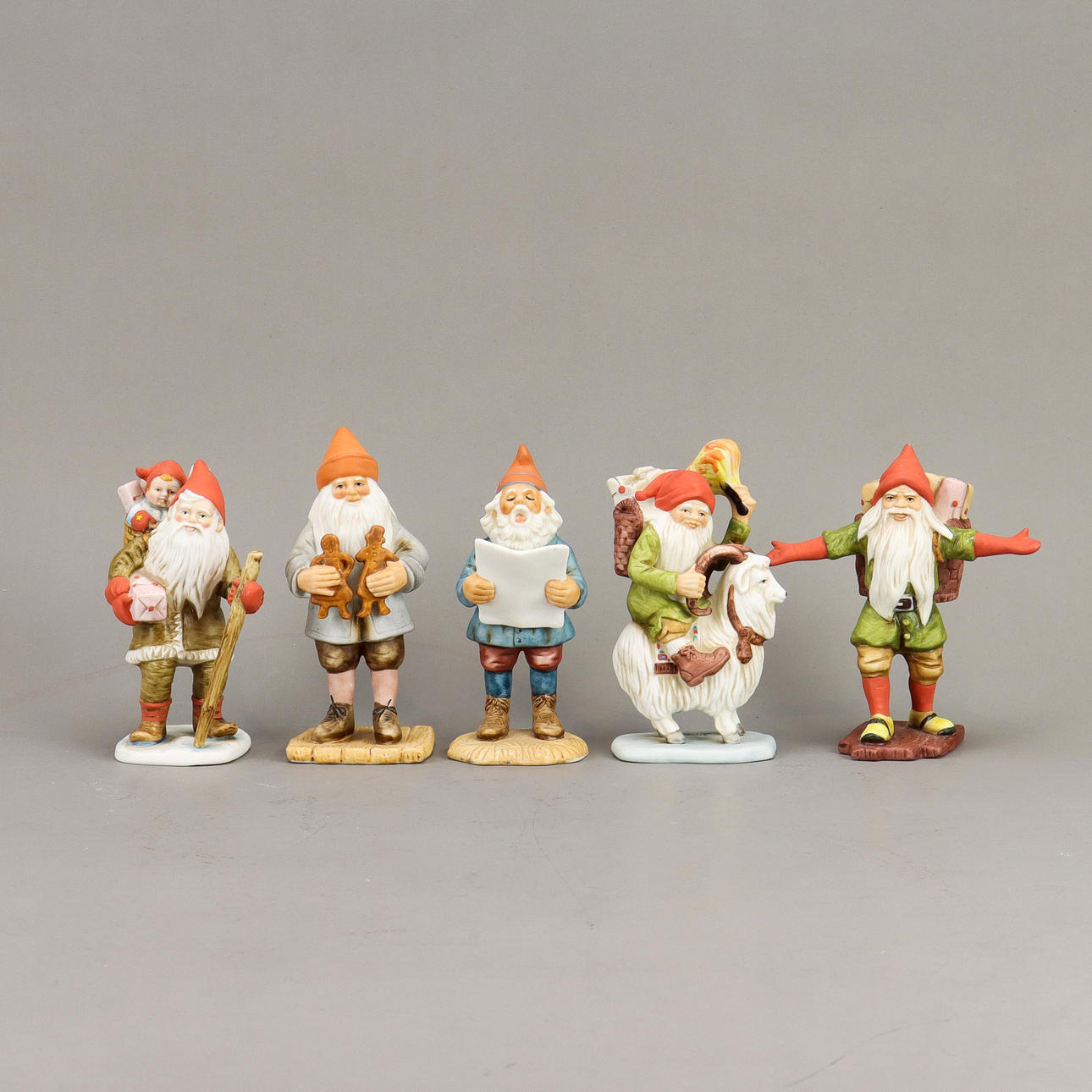 TOMTEFIGURINER 5 stycken.