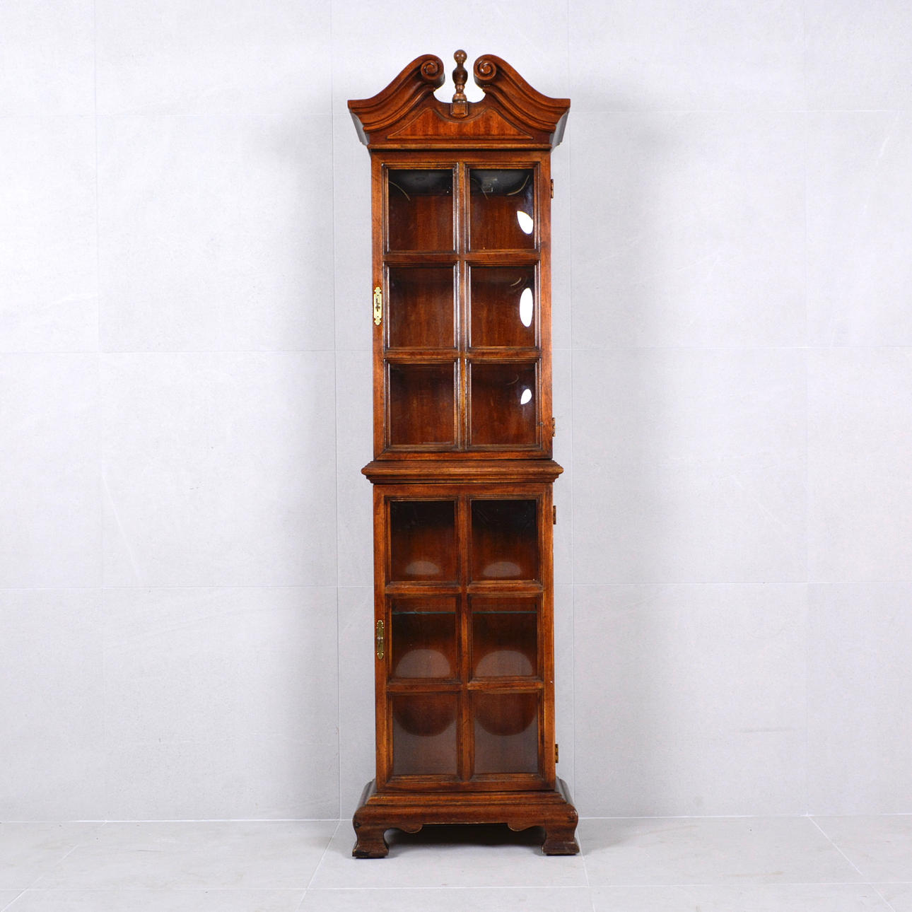 VITRINSKÅP, trä, 1900-tal.